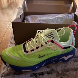 Nike react new sneakers neon color, size 9